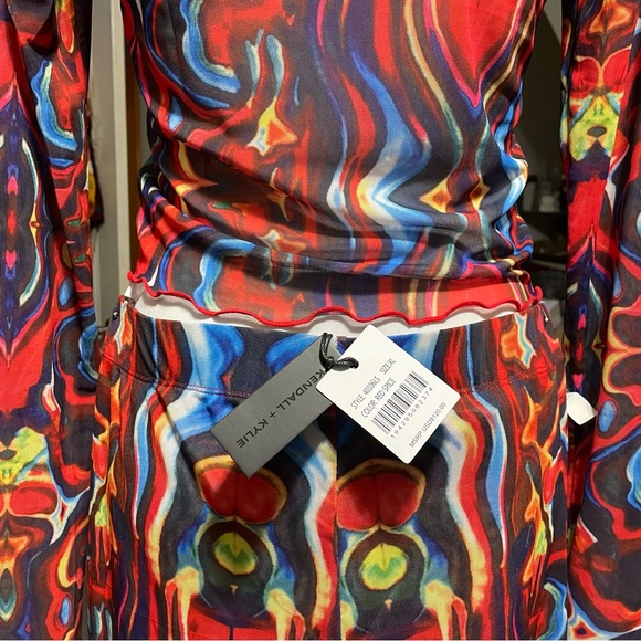 Kendall & Kylie Two-Piece Funky Top & Bottoms – NWT - Picture 7 of 7
